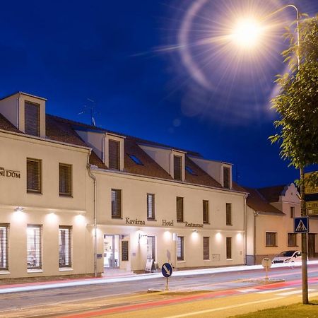 Wine & Wellness Hotel Besedni Dum Valtice Esterno foto