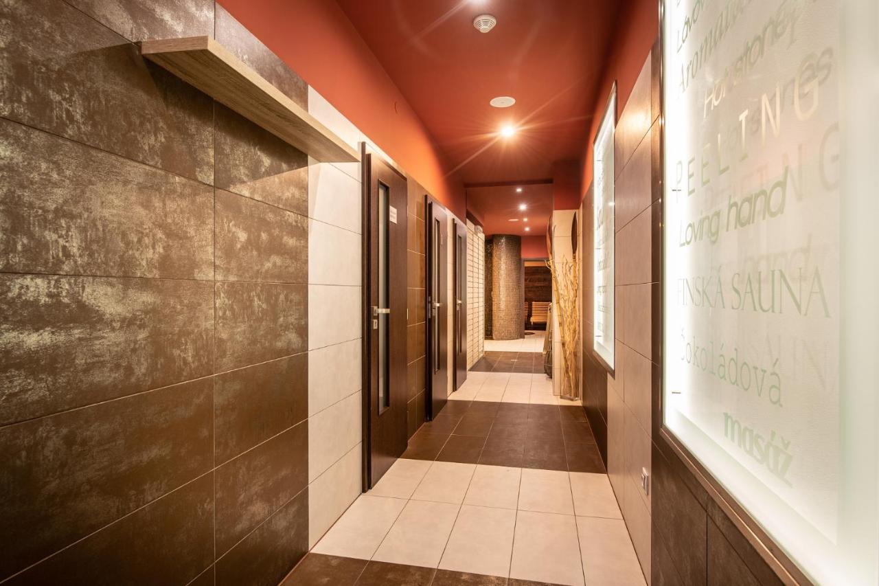 Wine & Wellness Hotel Besedni Dum Valtice Esterno foto