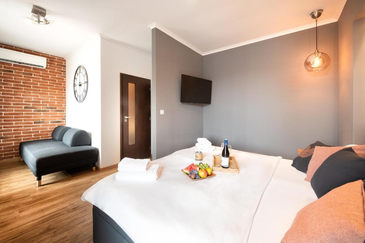 Wine & Wellness Hotel Besedni Dum Valtice Esterno foto