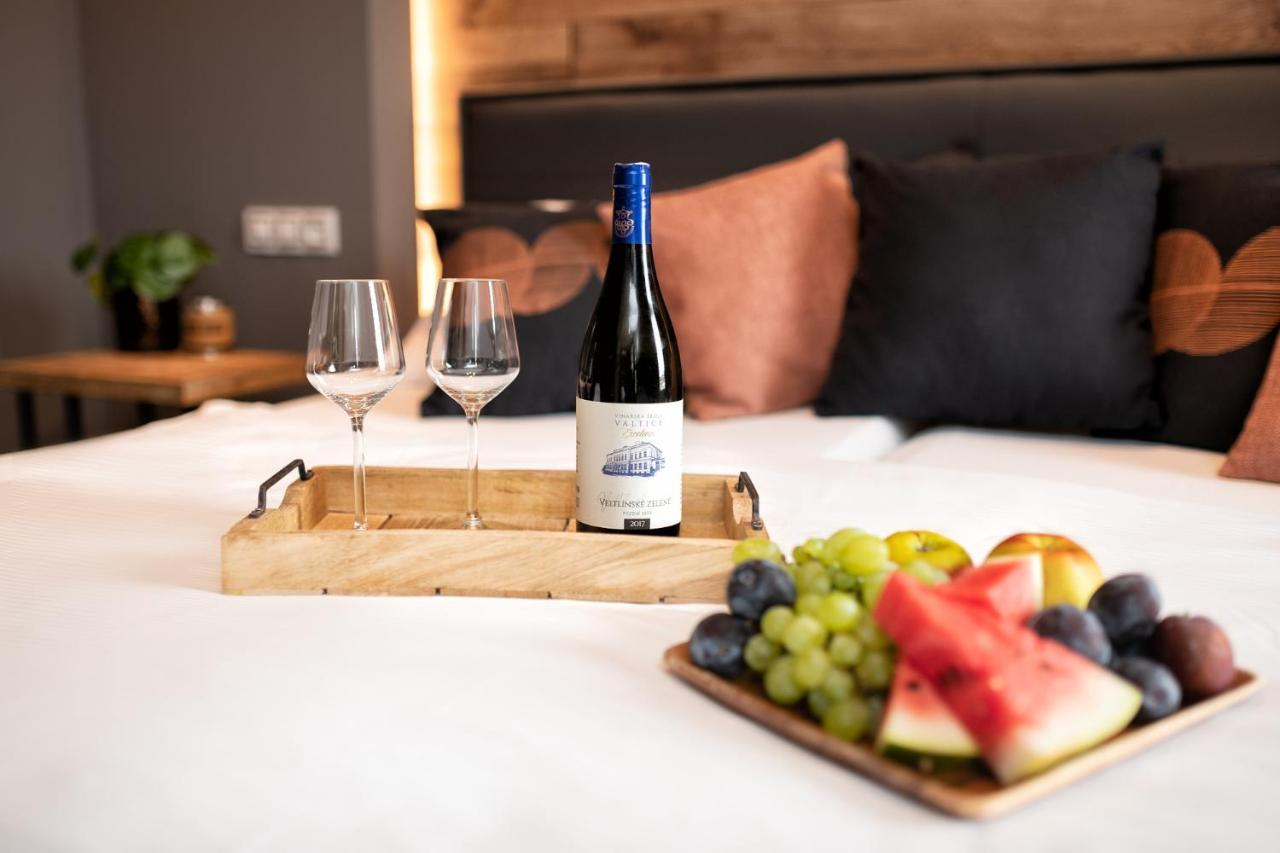 Wine & Wellness Hotel Besedni Dum Valtice Esterno foto