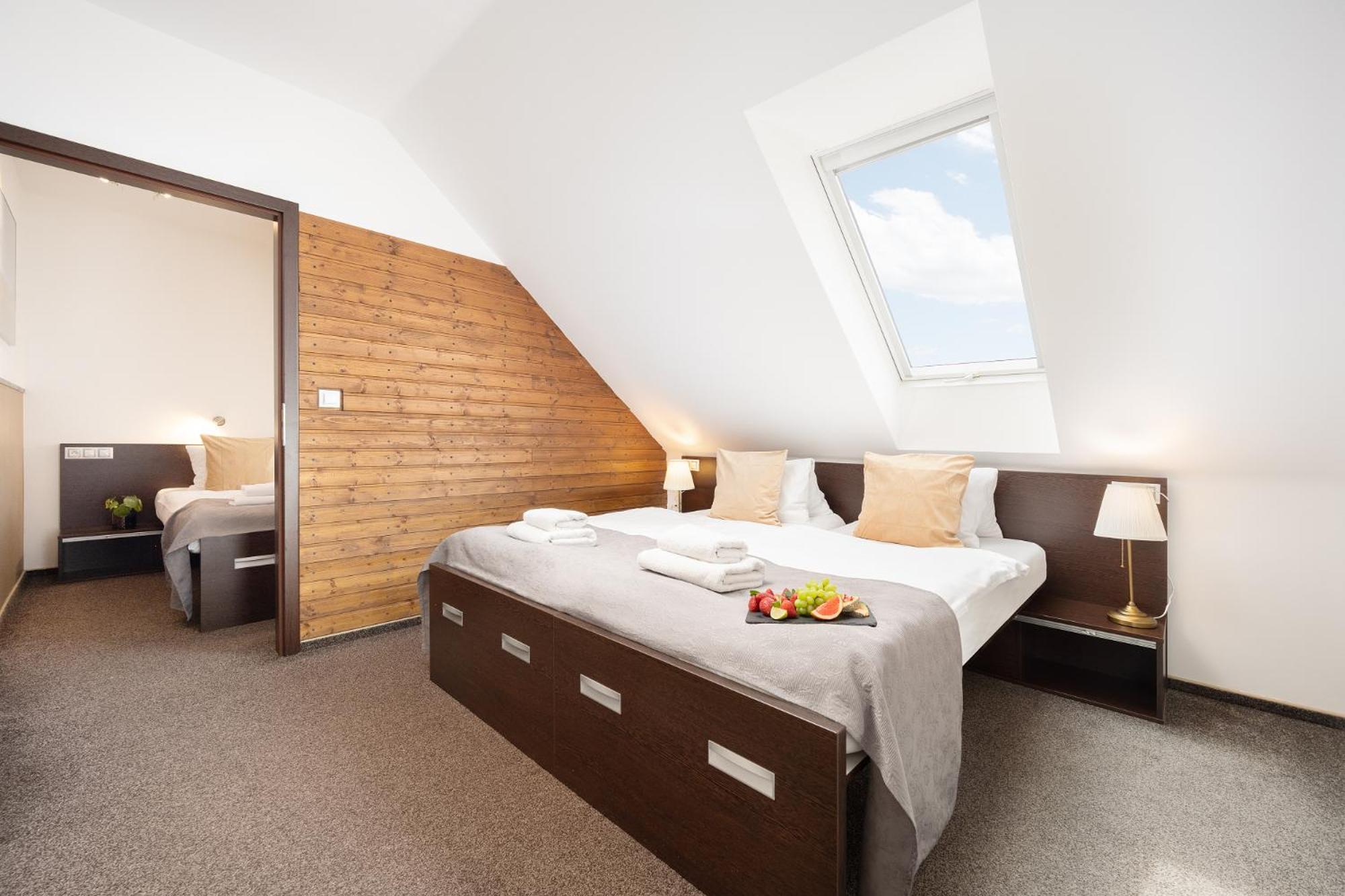 Wine & Wellness Hotel Besedni Dum Valtice Esterno foto